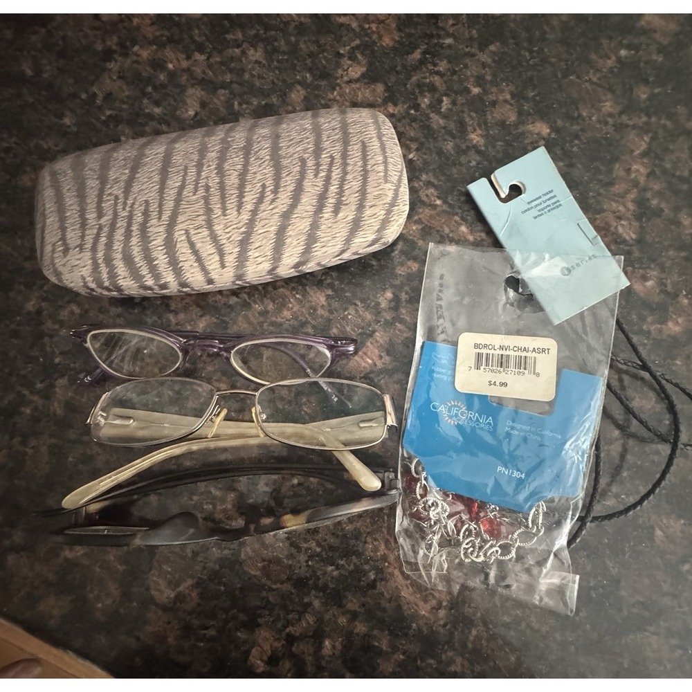 Lot Of 3 vintage eye glass collection and case With Two Eyeglass Chain Holder